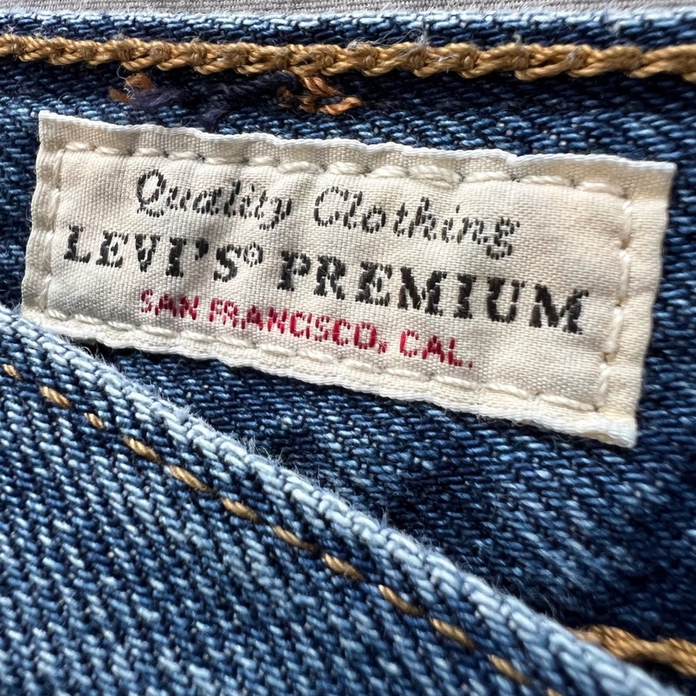 LEVI'S 80s Mom Jean Women's Size 29x30 25" Inseam Distressed Raw Hem Premium - Picture 6 of 16